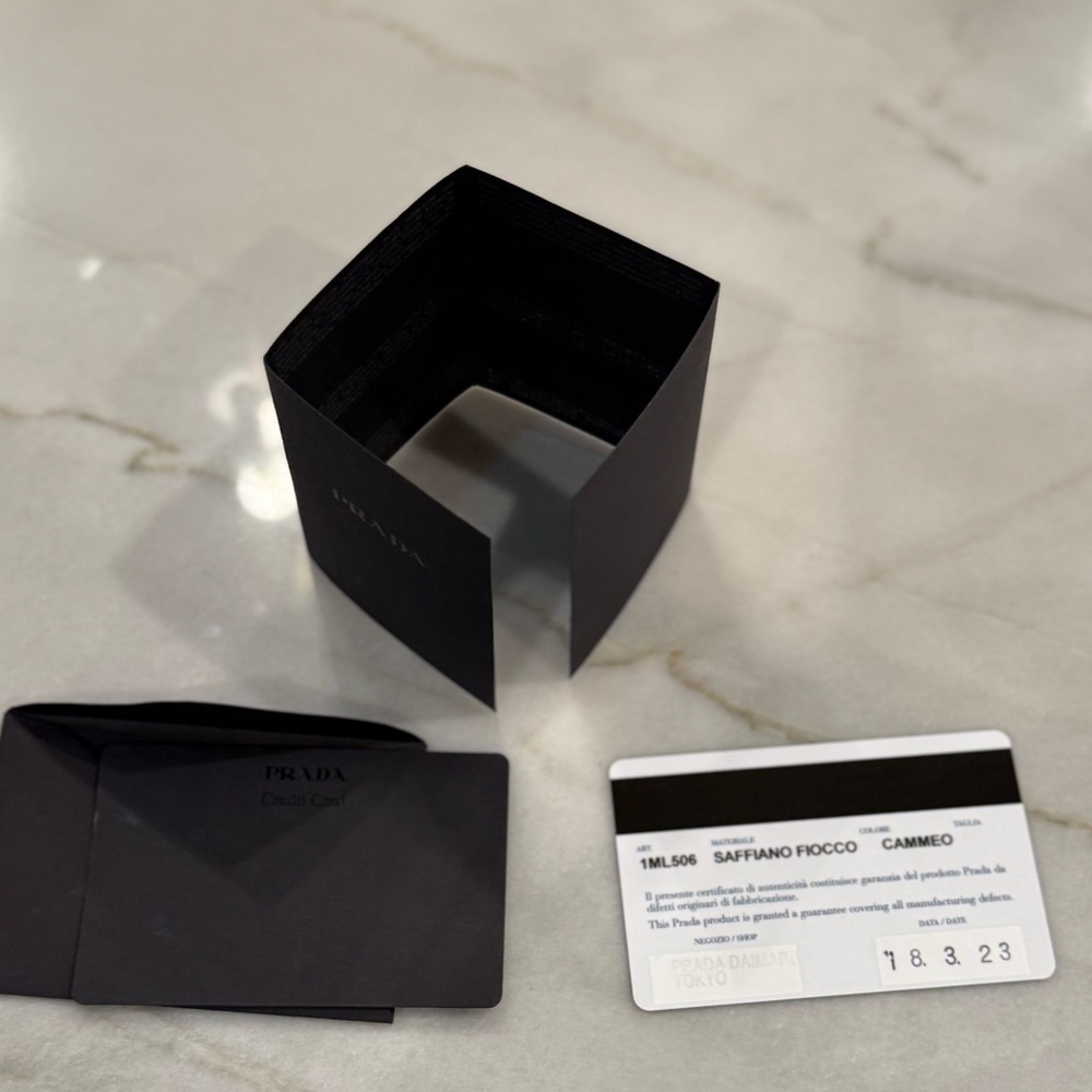 ❤️Prada - Saffiano Long Zip Wallet - Picture 5 of 5